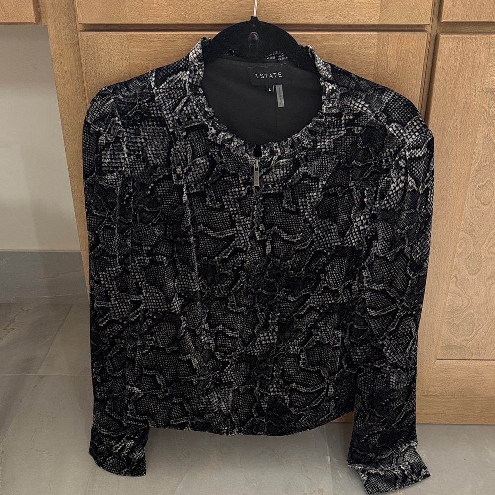 1. State Snake Patterned Women's Jacket - image 1